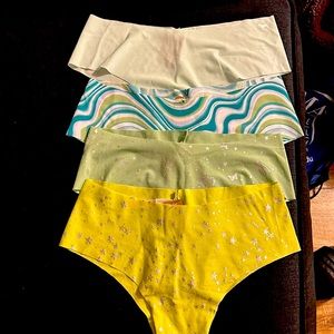 Victoria Secret Pink 4 pack of cheekster  panties size m